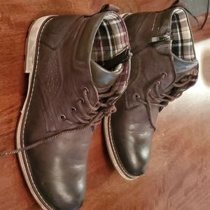 Roan leather chukka boots
